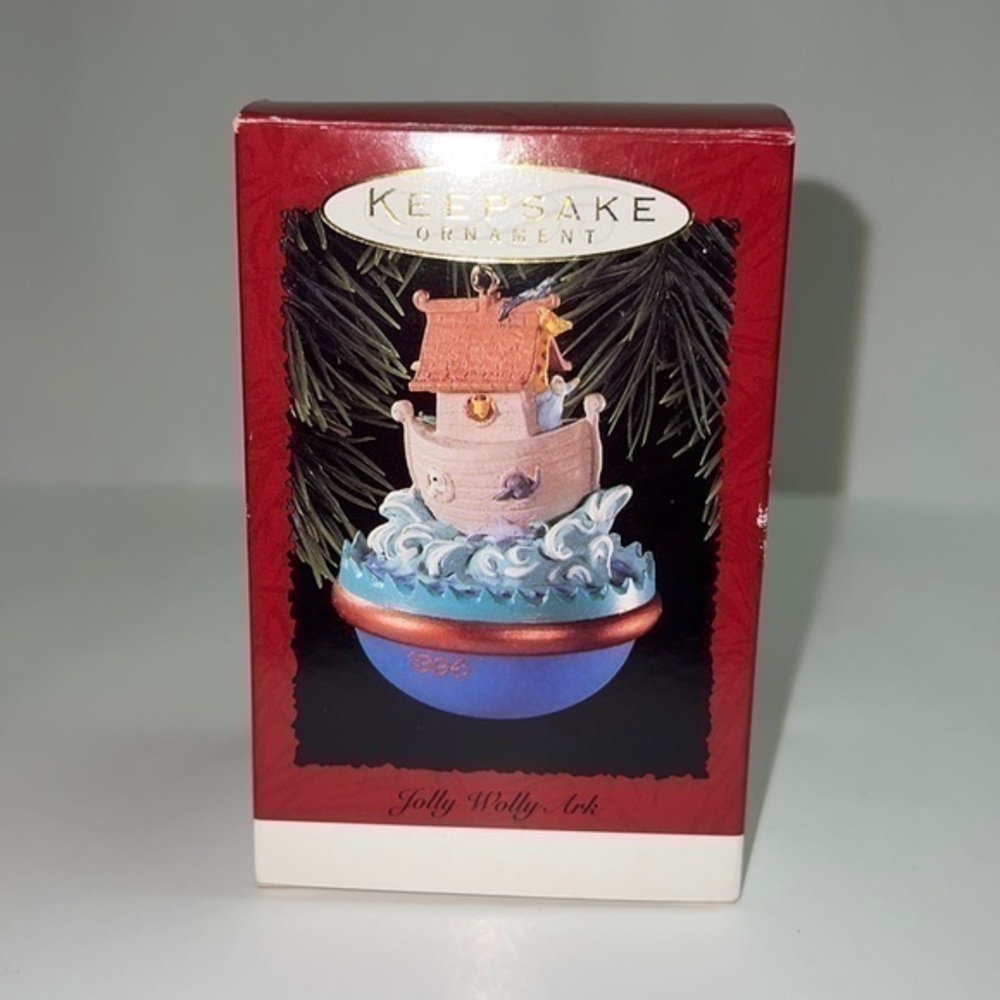 Hallmark Keepsake ornament 1996. Jolly Wolly Ark. excellent condition
